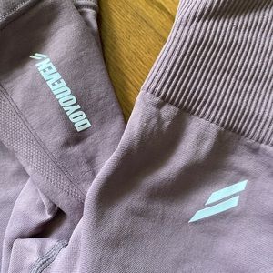 DO YOU EVEN SEAMLESS LEGGINGS IN MAUVE PURPLE